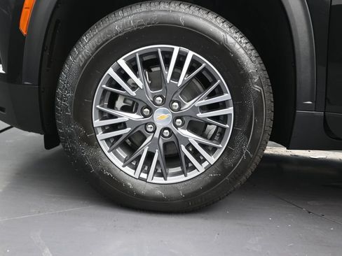 Certified 2026 Chevrolet Traverse LT FWD image 10