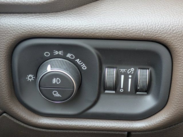 New 2026 RAM 1500 Laramie AWD/4WD image 25