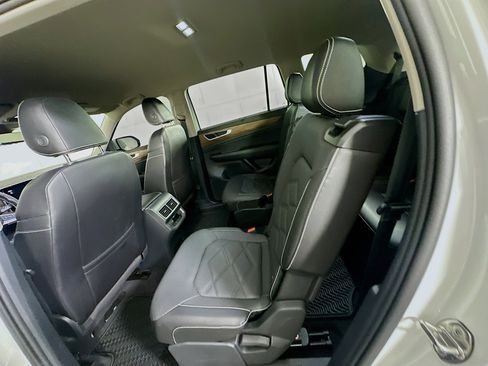Used 2024 Volkswagen Atlas SE image 28