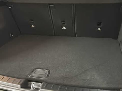 Used 2025 Mercedes-Benz GLA 250 4MATIC image 31