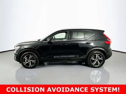 Used 2025 Volvo XC40 B5 Core AWD/4WD image 4
