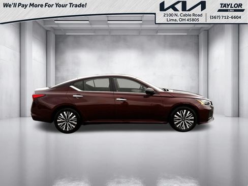 Used 2025 Nissan Altima 2.5 SV FWD image 18