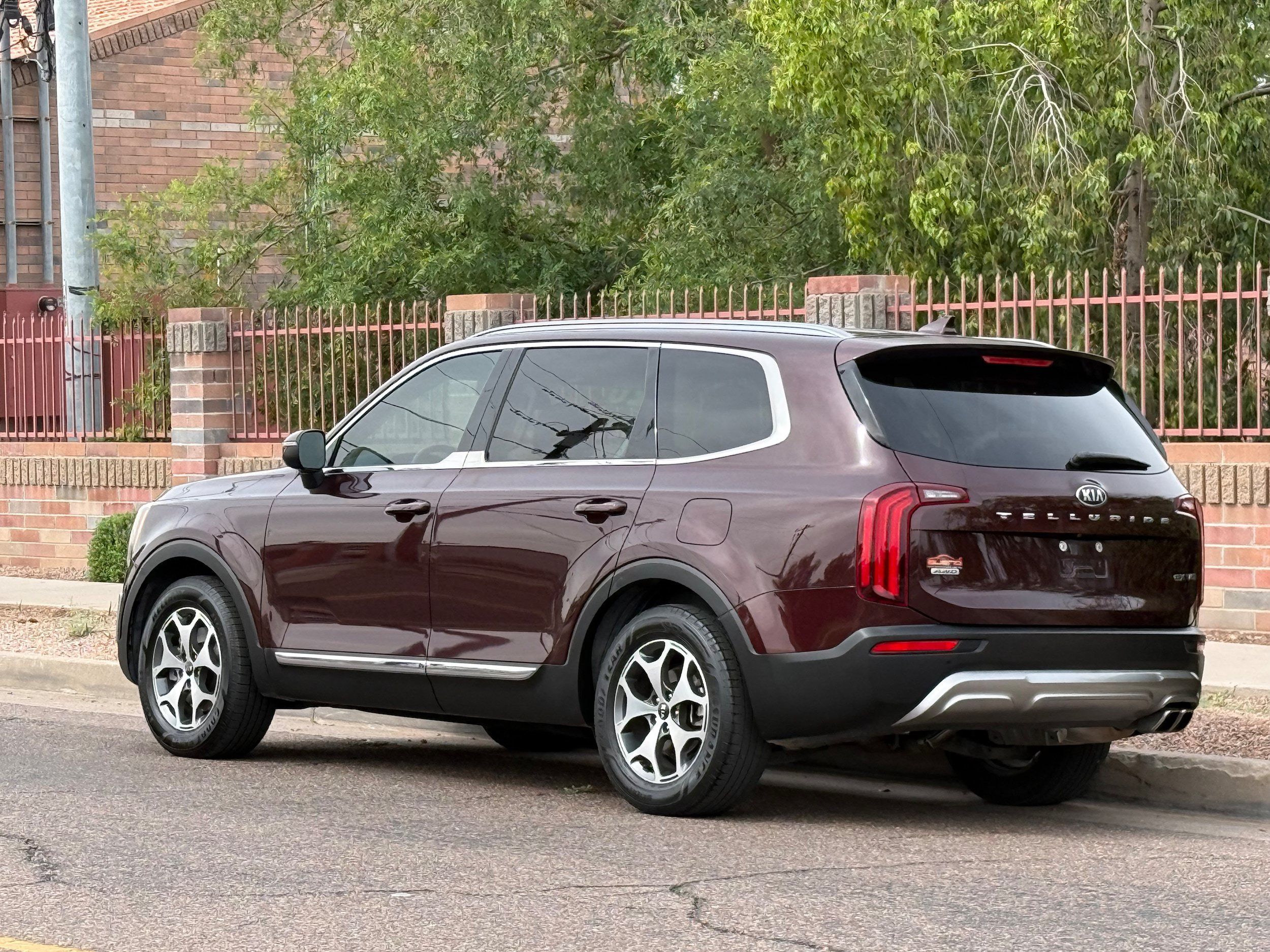 Used 2020 Kia Telluride EX AWD/4WD image 4