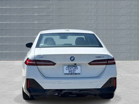 Used 2024 BMW i5 eDrive40i w/ M Sport Package image 4