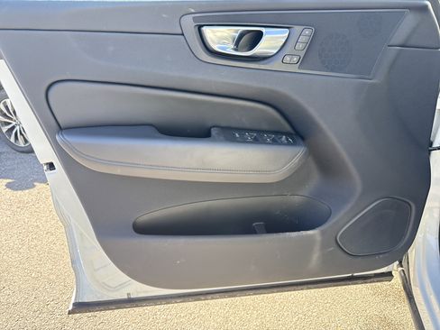 Used 2025 Volvo XC60 B5 Plus image 14