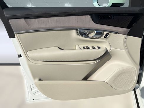 New 2026 Volvo XC90 T8 Ultra w/ Protection Package Premier AWD/4WD image 21