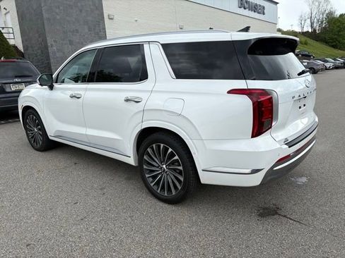 Used 2023 Hyundai Palisade Calligraphy w/ Cargo Package AWD/4WD image 3