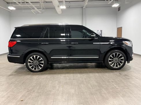 Used 2020 Lincoln Navigator Reserve image 3