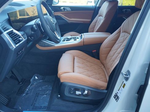 New 2026 BMW X7 xDrive40i w/ Premium Package image 9