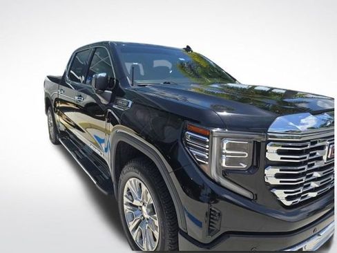 Used 2022 GMC Sierra 1500 Denali w/ Technology Package RWD image 11