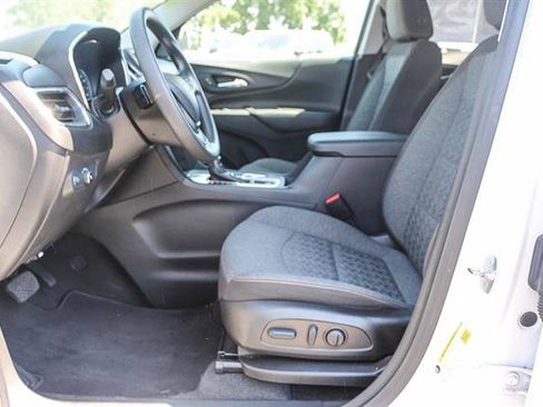 Used 2023 Chevrolet Equinox LT image 17