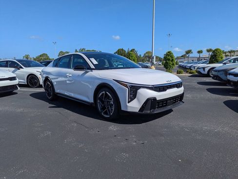 New 2026 Kia K4 GT-Line image 2