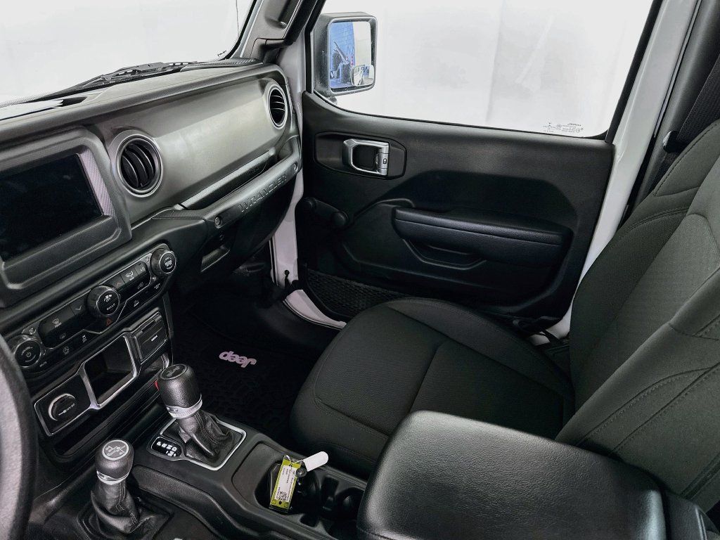 Used 2022 Jeep Wrangler Sport AWD/4WD image 31