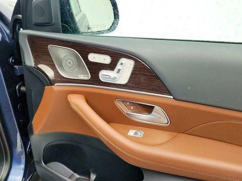 Used 2025 Mercedes-Benz GLE 450e 4MATIC w/ Driver Assistance Package image 24