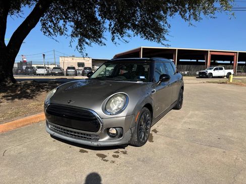 Used 2019 MINI Cooper Clubman ALL4 AWD/4WD image 1