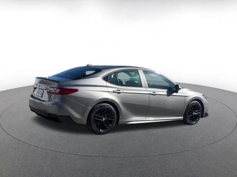 Used 2025 Toyota Camry SE image 15