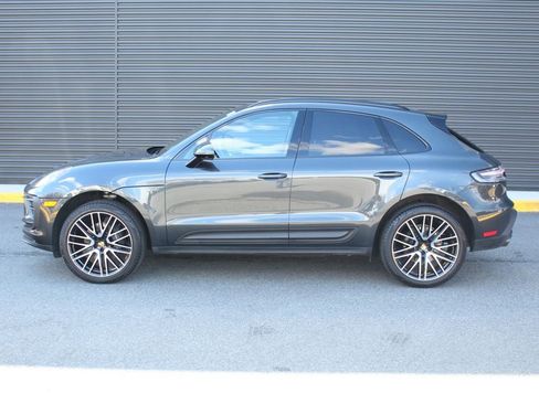 Certified 2026 Porsche Macan AWD/4WD image 2