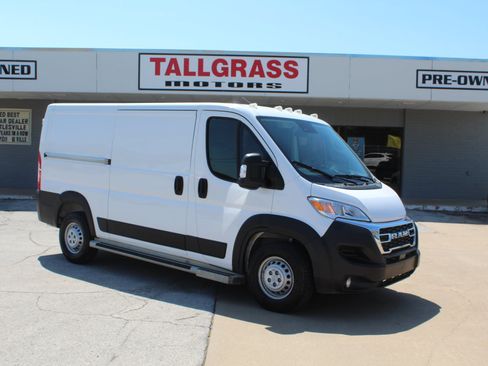 Used 2025 RAM ProMaster 2500 w/ U-Haul Equipment Group FWD image 2