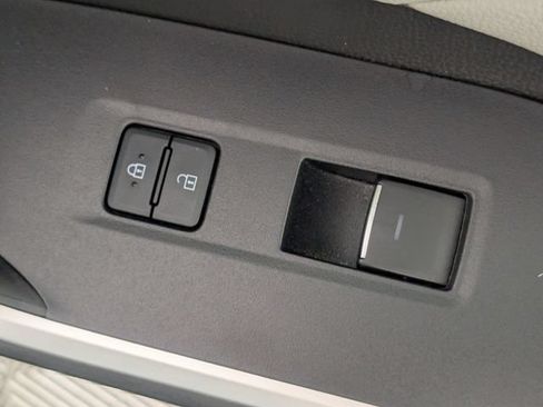 Used 2022 Toyota RAV4 XLE Premium AWD/4WD image 37