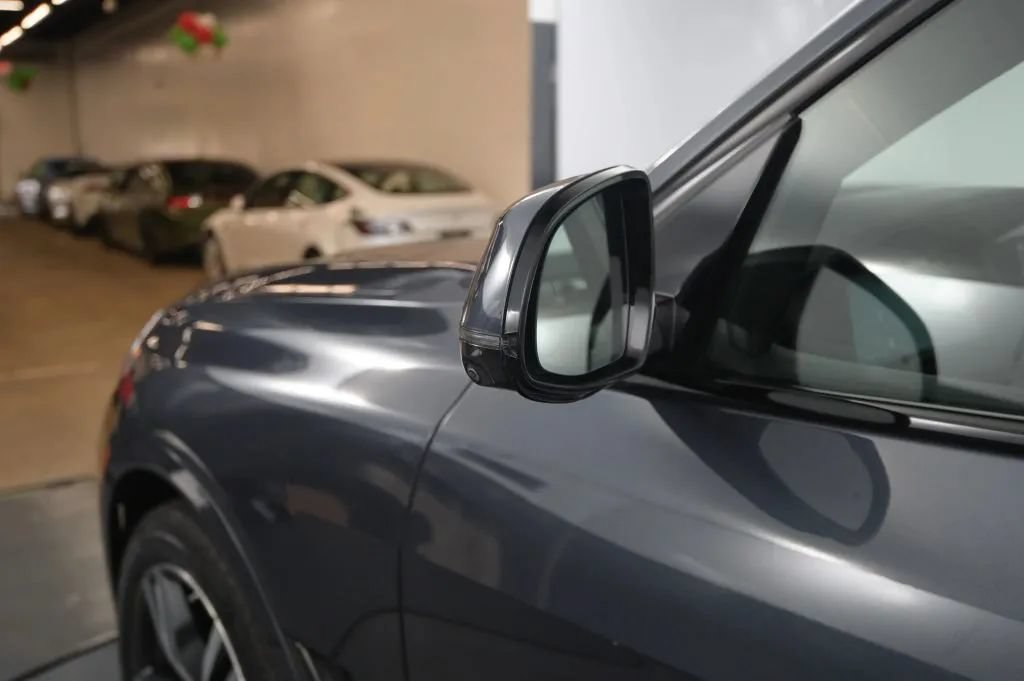 Used 2021 BMW X7 xDrive40i w/ M Sport Package AWD/4WD image 12