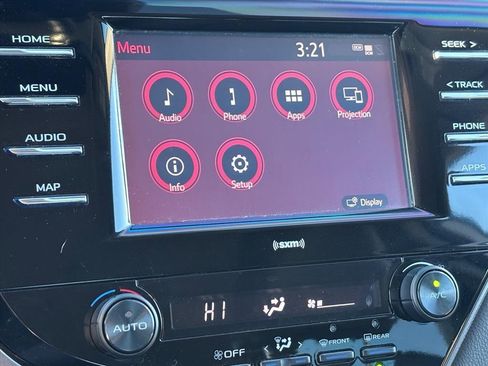 Used 2020 Toyota Camry SE image 20