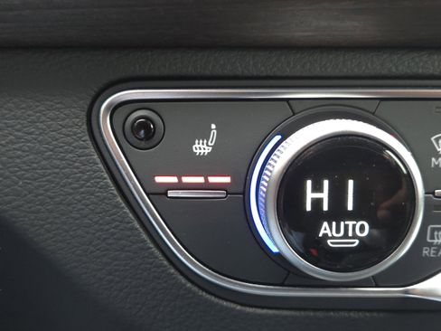 Used 2023 Audi Q5 2.0T Premium w/ Convenience Package image 23