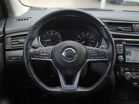 Used 2017 Nissan Rogue Sport SL image 16