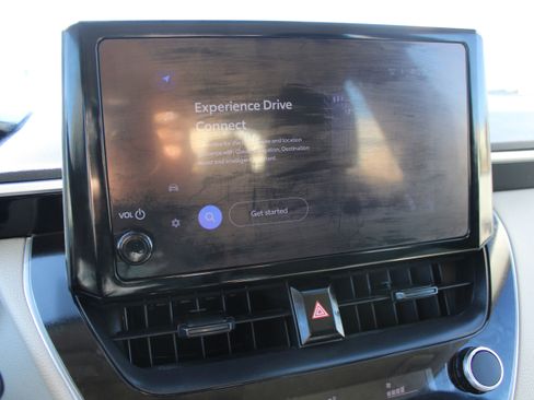 Used 2025 Toyota Corolla LE image 30