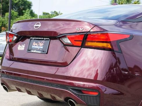 Used 2023 Nissan Altima 2.5 SV w/ SV Premium Package FWD image 5