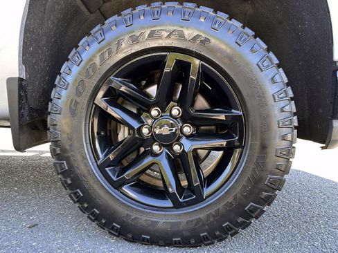 Used 2021 Chevrolet Silverado 1500 LT Trail Boss w/ Convenience Package II AWD/4WD image 6