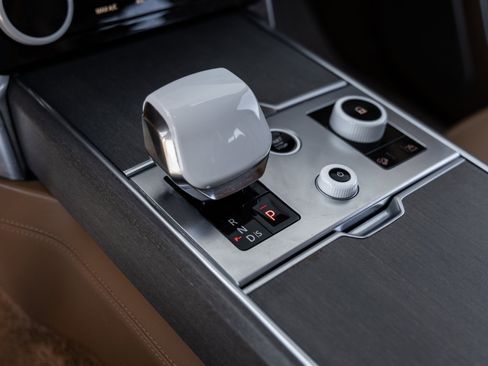 Used 2022 Land Rover Range Rover SV image 30