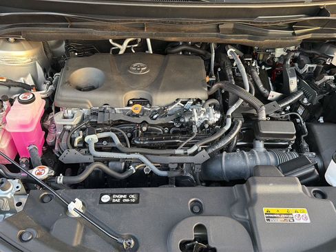 Certified 2025 Toyota Sienna XSE FWD image 35