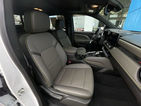 Certified 2026 Chevrolet Colorado ZR2 w/ Technology Package AWD/4WD image 27
