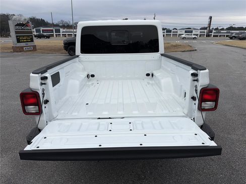 New 2026 Jeep Gladiator Sport image 19