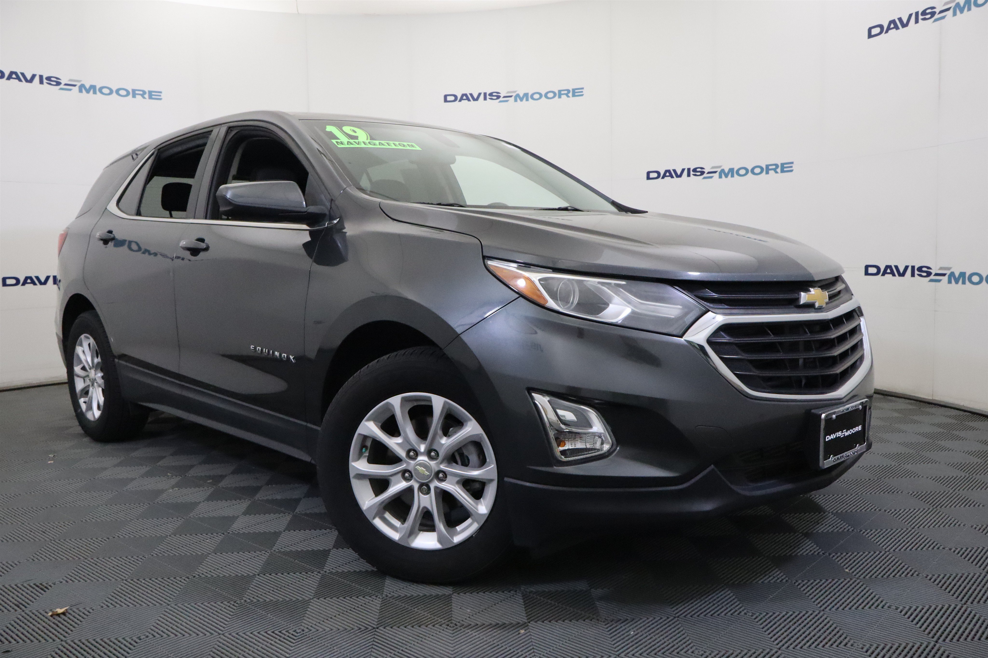 Used 2019 Chevrolet Equinox LT FWD image 2