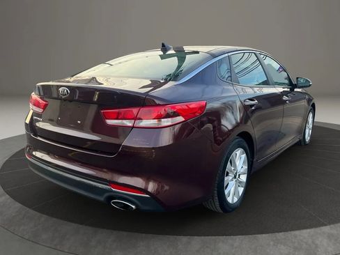 Used 2018 Kia Optima LX w/ 17" Alloy Wheels Package image 5