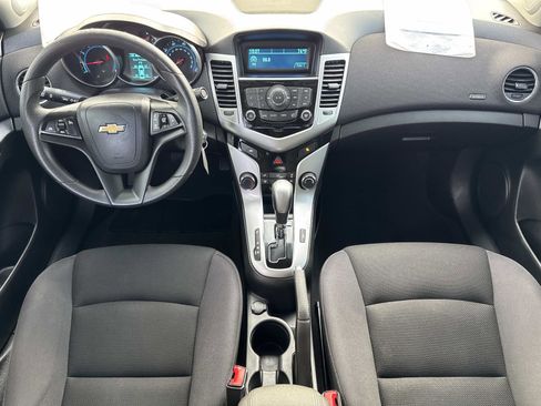 Used 2015 Chevrolet Cruze LT image 9