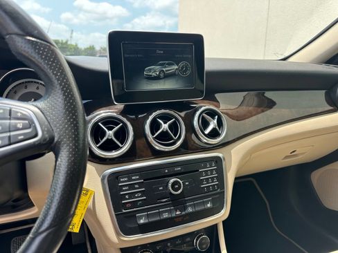 Used 2017 Mercedes-Benz GLA 250 image 11