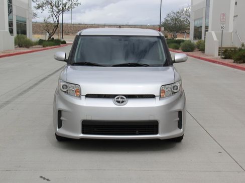 Used 2012 Scion xB image 2