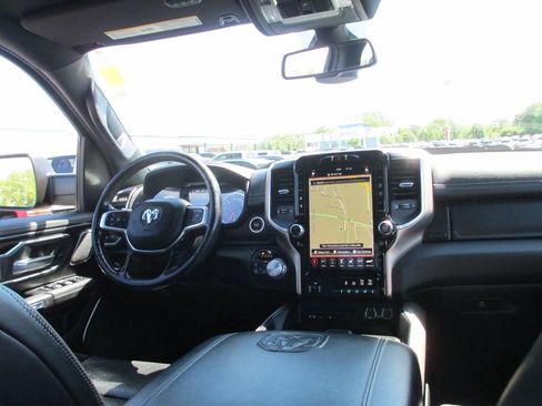 Used 2019 RAM 1500 Laramie AWD/4WD image 28