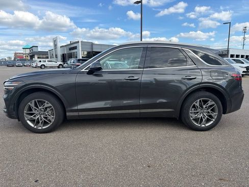 Used 2025 Genesis GV70 2.5T AWD/4WD image 2