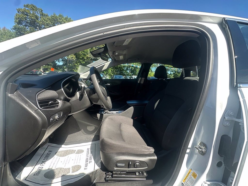 Used 2023 Chevrolet Malibu LT FWD image 12