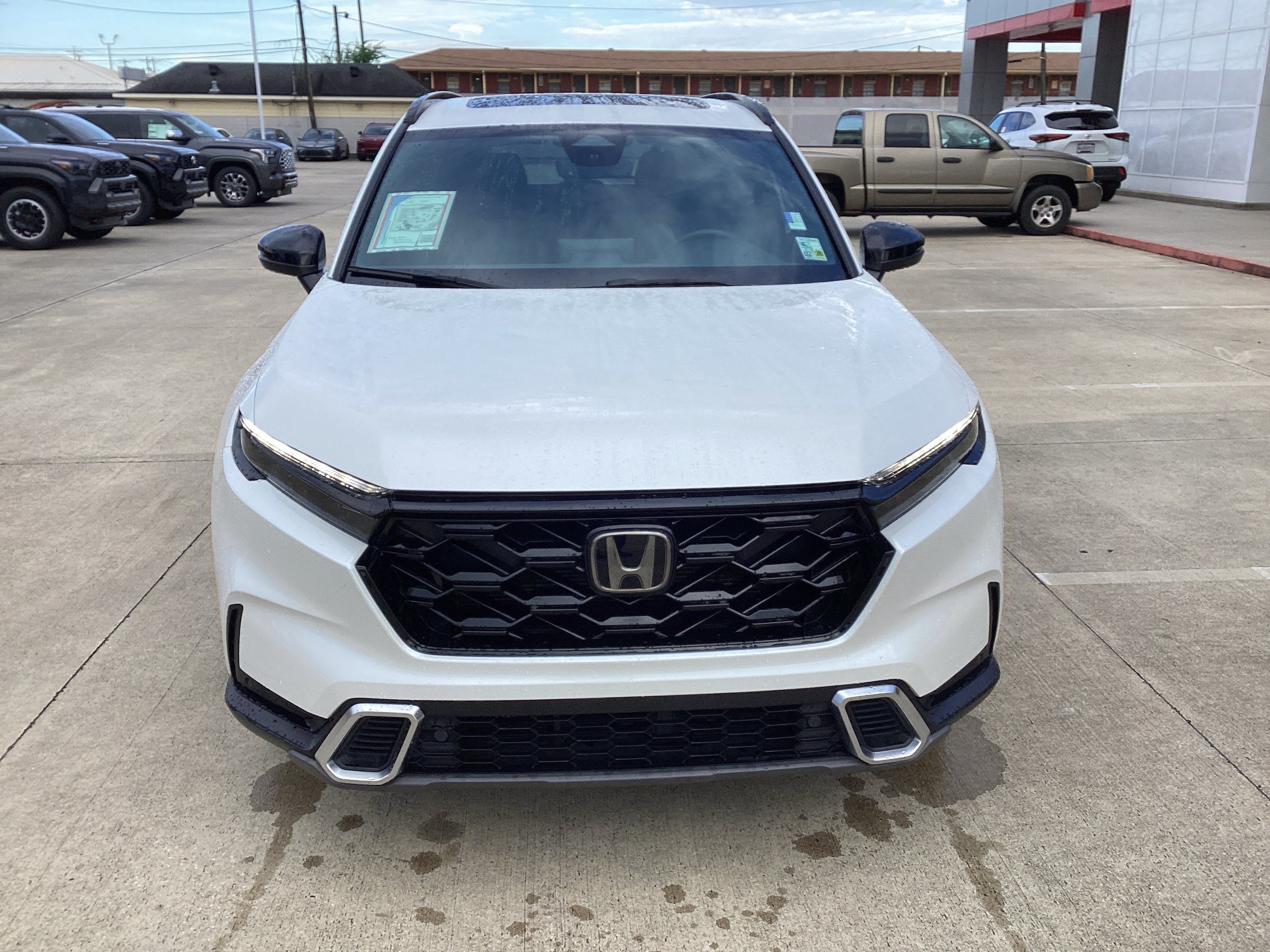 Used 2025 Honda CR-V Sport Touring image 2