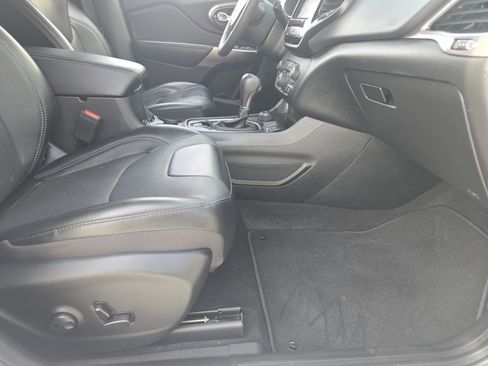 Used 2022 Jeep Cherokee Limited w/ Elite Package image 17