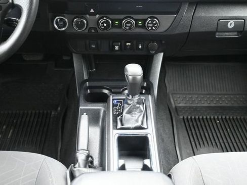 Used 2019 Toyota Tacoma TRD Sport AWD/4WD image 22