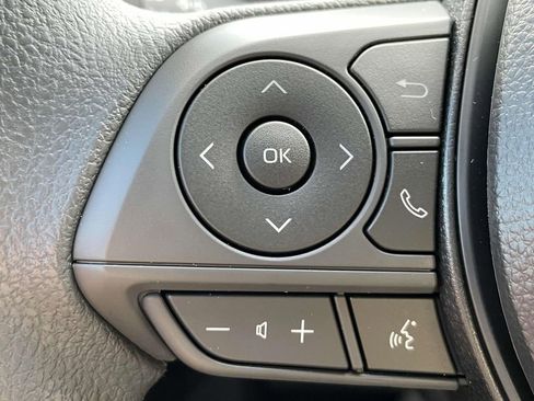 Used 2025 Toyota Corolla LE image 21