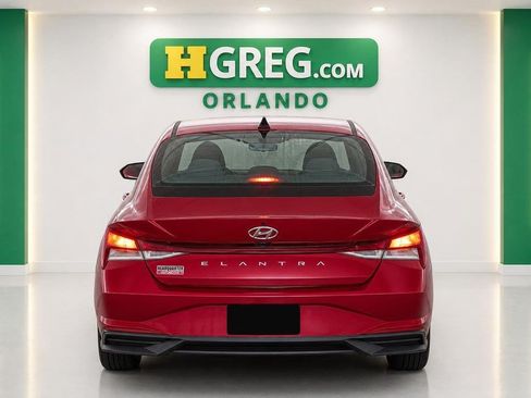 Used 2023 Hyundai Elantra SEL w/ Preferred Accessory Package FWD image 8