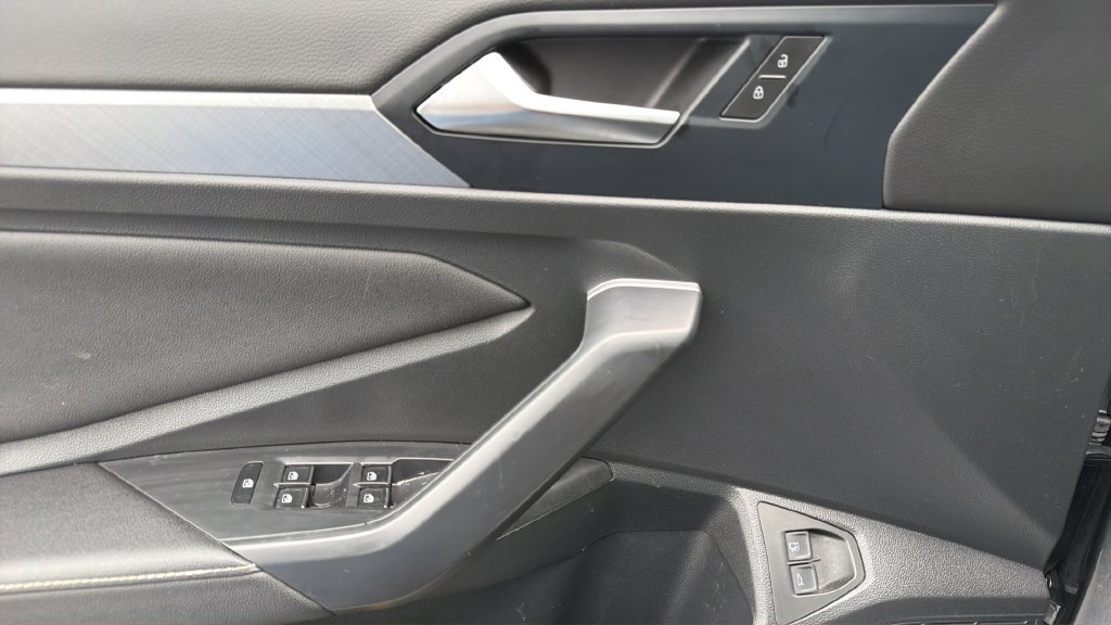 Used 2024 Volkswagen Jetta SE FWD image 20