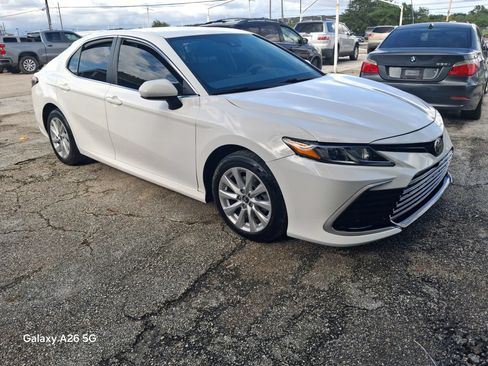 Used 2022 Toyota Camry LE AWD/4WD image 2