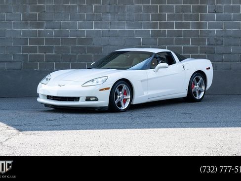 Used 2006 Chevrolet Corvette Coupe w/ Preferred Equipment Group RWD image 1